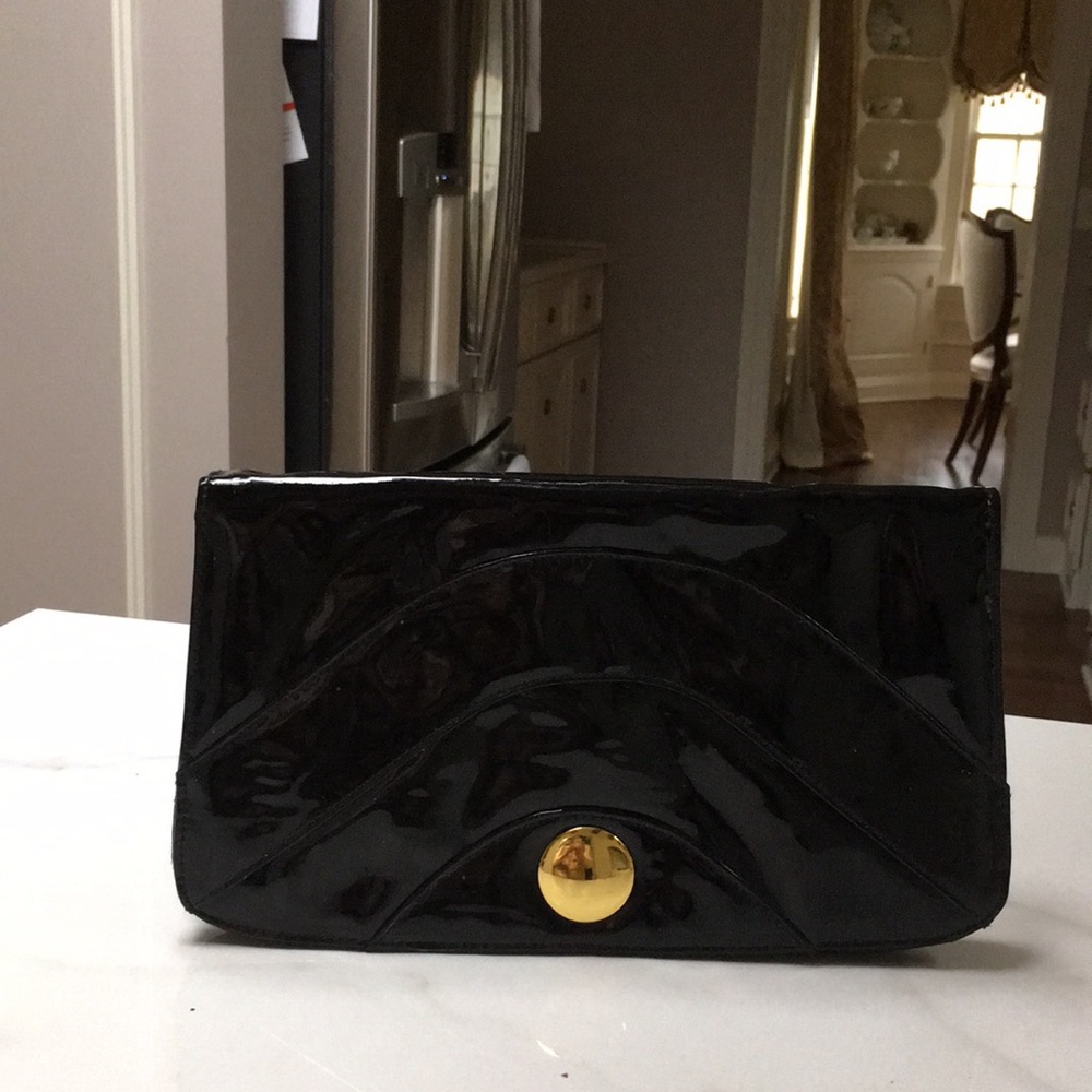 Black patent clutch